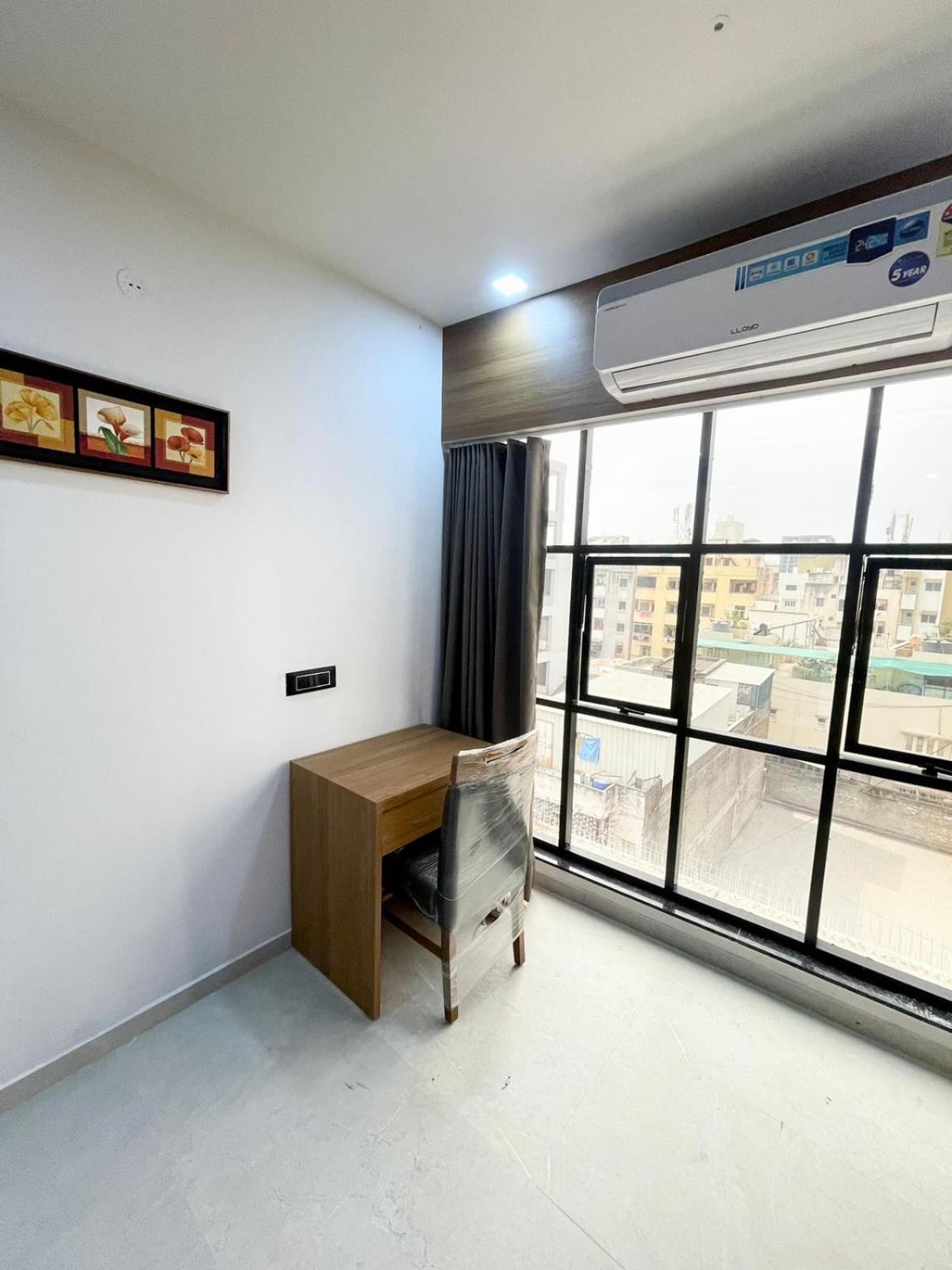Hotel Royal Elite Rajkot Esterno foto