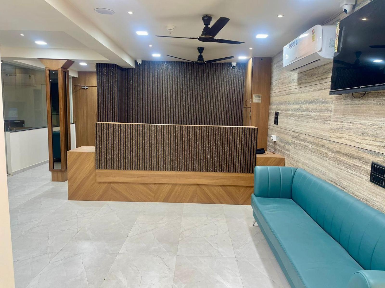 Hotel Royal Elite Rajkot Esterno foto